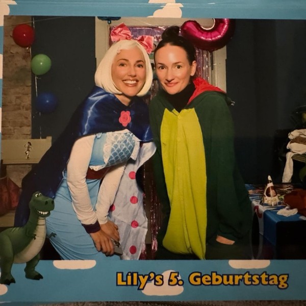 Kızının doğum gününde prenses oldu