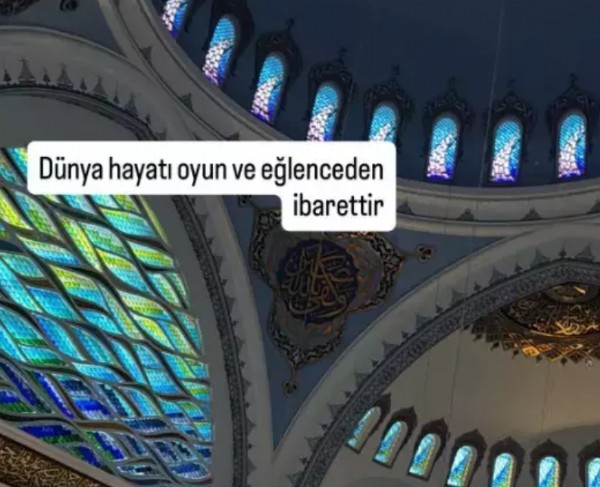 Merve Boluğur Camiden Paylaştı!