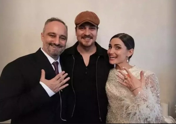 Yakın Arkadaşına Kız İstedi