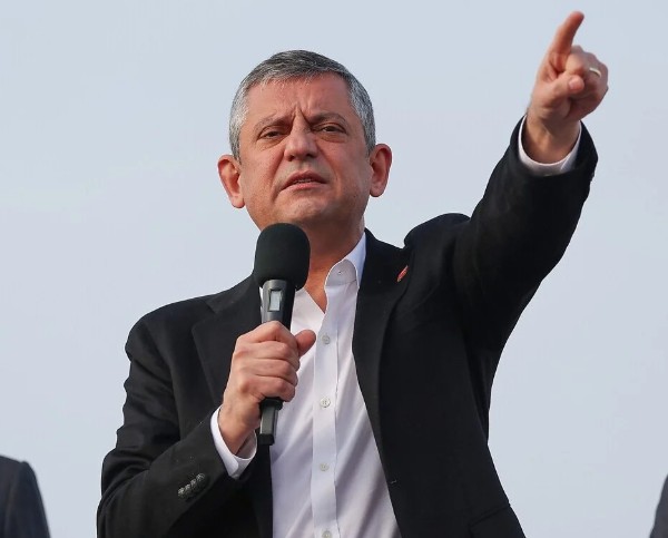 Özgür Özel Haddini Aştı! Bakan'a Tehdit...