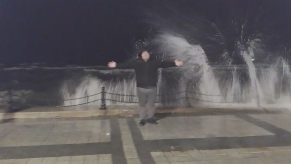 İstanbul'u Fırtına Vurdu! Vatandaşlar Zor Anlar Yaşadı