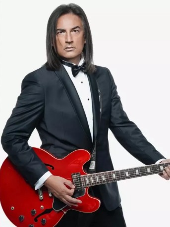 Takipçisi Çelik'ten Araba İstedi!