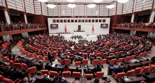 Meclis Sapkınlığa Geçit Vermiyor!