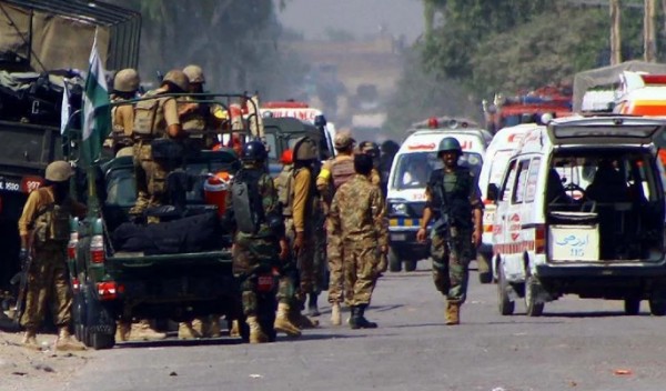 Pakistan'da Bombalı Saldırı! 12 Ölü...