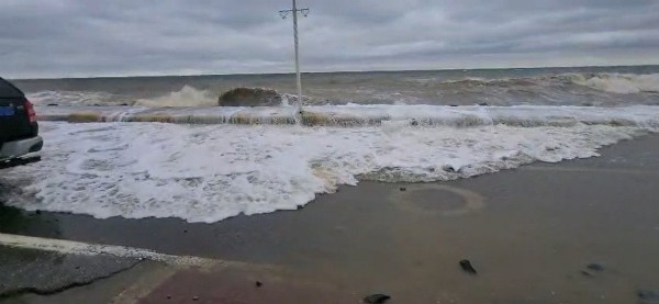 Yalova’da Fırtına! Dev Dalgalar Kıyılara Vurdu