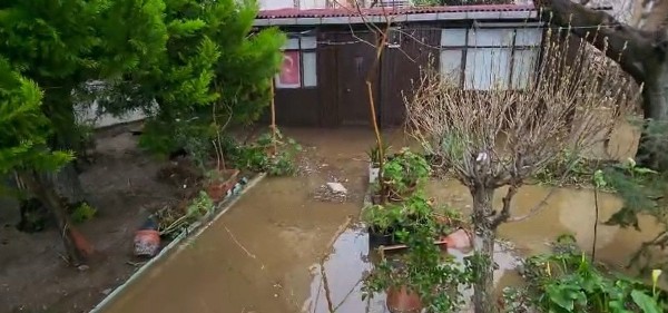 Yalova’da Fırtına! Dev Dalgalar Kıyılara Vurdu