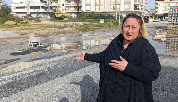 Yağış Sonrası Çukurlara İlginç Çözüm!