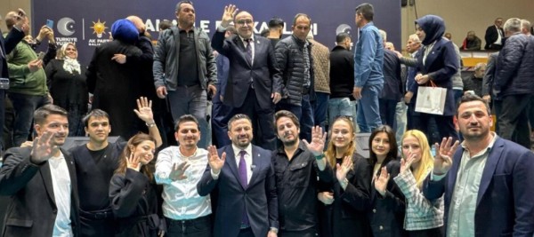 CHP'li Gençler AK Parti'ye Geçti!