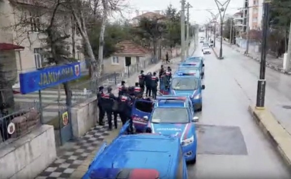 15 İlde Organize Suç Örgütlerine Operasyon! 140 Şüpheli Yakalandı