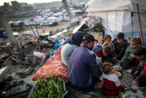 Gazze'de En Acı İftar! Enkaz Ortasında...