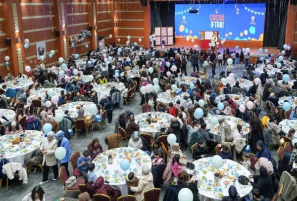 AK Parti İstanbul İl Başkanlığı'nda Çocuklar İftar Yaptı! Gülümseten Anlar...