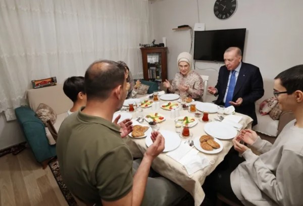 Cumhurbaşkanı Erdoğan Misafirleri Oldu! ' Hayal Edemezdik '