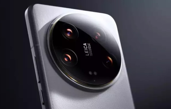 Batarya Canavarı Telefon Geliyor!