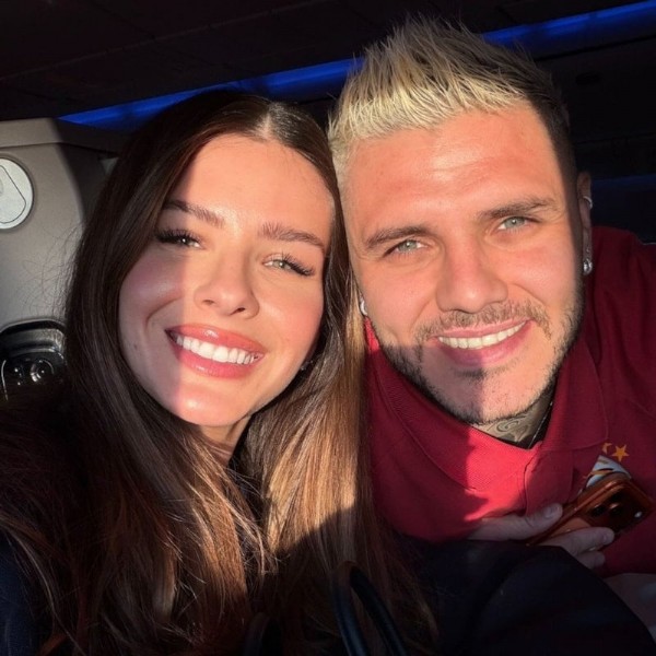 Icardi Ve Sevgilisinden Romantik Pozlar