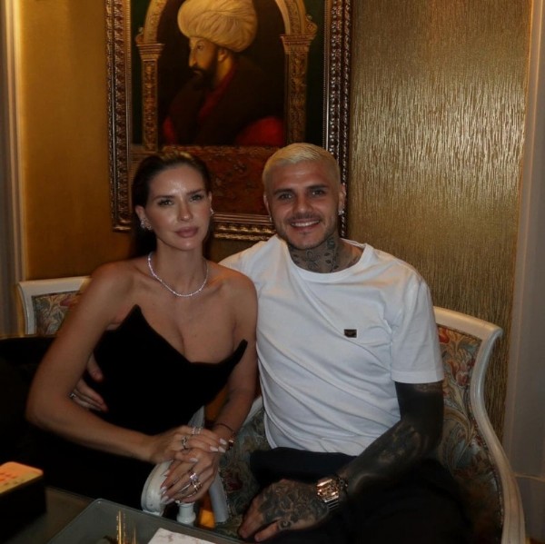 Icardi Ve Sevgilisinden Romantik Pozlar