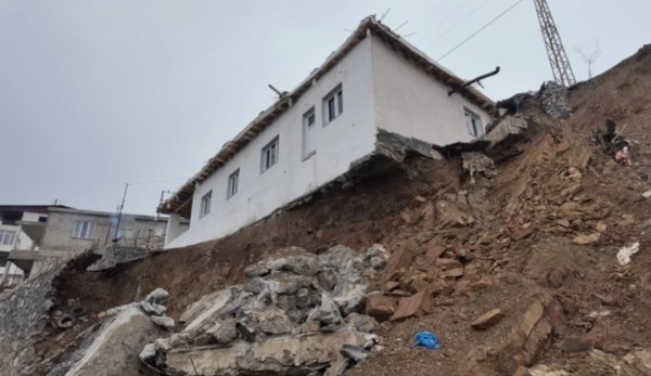 Toprak Kayması Hayallerini Yıktı!