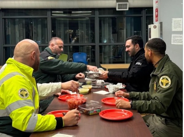 New York'un Müslüman Başkanı Sahuru Polislerle Yaptı!