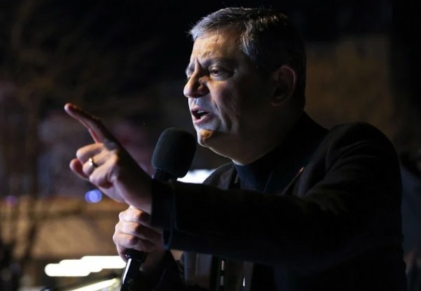 Özgür Özel İlahi Okunmasından Rahatsız Oldu! ' Meclis'te Olmaz '