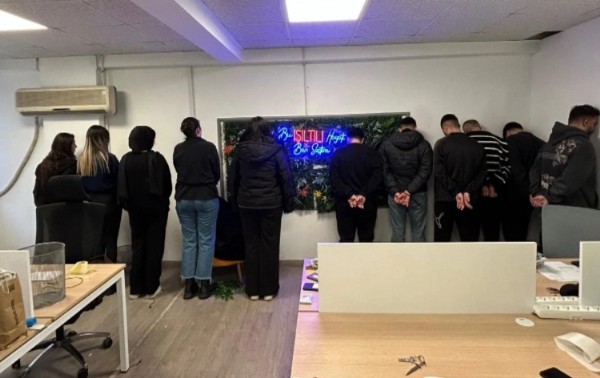 Taksi Bulamayınca Kriz Geçirdi!