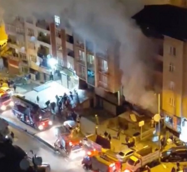 Mahalleliyi Islıkla Uyardı! Gece Yangını...