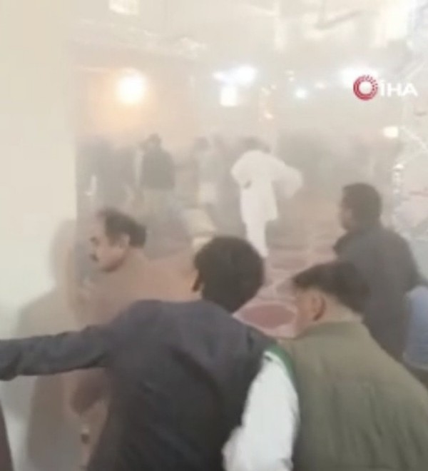Pakistan'da Camiye Bombalı Saldırı! Çok Sayıda Ölü Ve Yaralı Var