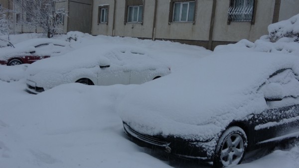 Kar 30 Santime Ulaştı! Yollar Kapandı