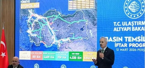 Hürmüz'den ilk Türk gemisi geçti! Bakan Uraloğlu: 14 gemi bekliyor, bir problem yok