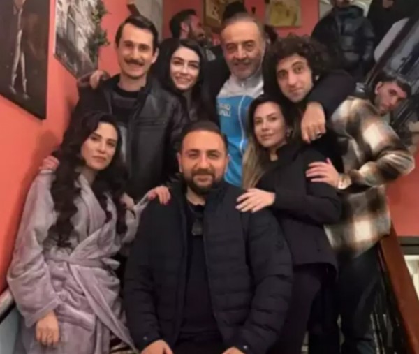 İnci Taneleri başrollerinden peş peşe paylaşım!