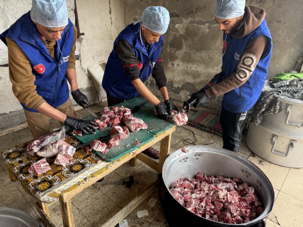 BAHÇELİEVLER’DEN GAZZE’YE İYİLİK SOFRASI