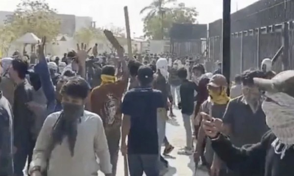 Pakistan'da Sokağa Çıkma Yasağı İlan Edildi!