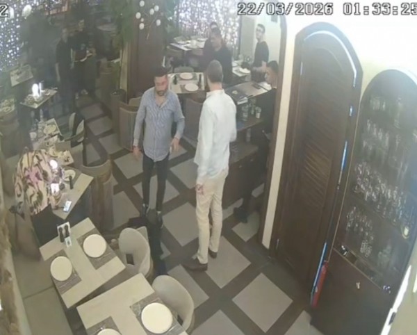 Mersin’de Restoranda Kavga Mezitli Belediye Başkanı Ahmet Serkan Tuncer saldırdı sonrasında dayak yedi