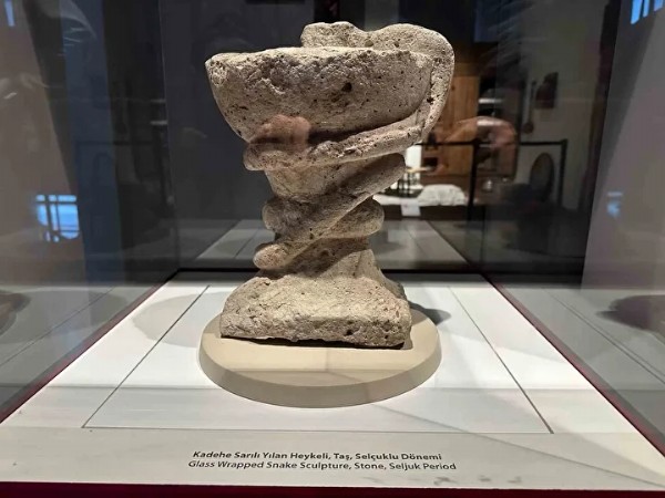 Eczacılık Ve Sağlığın Sembolü! 791 Yıllık Heykel Bu Müzede