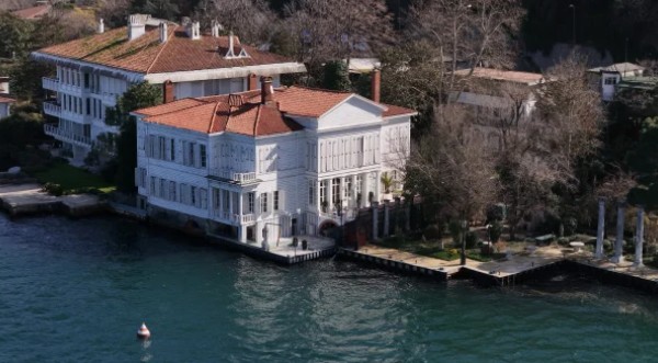 'Kurtlar Vadisi' ile hafızalara kazınan yalı satışta