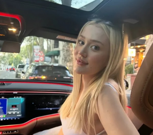 Türk fenomenin acı sonu! Mezarını bile paylaştılar