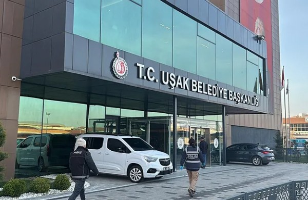 CHP'li Uşak Belediyesi'ne rüşvet operasyonu