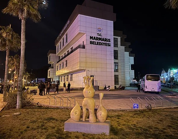 CHP’li Marmaris Belediyesi’ne operasyon! 400 bin dolar rüşvet alırken suçüstü yakalandı