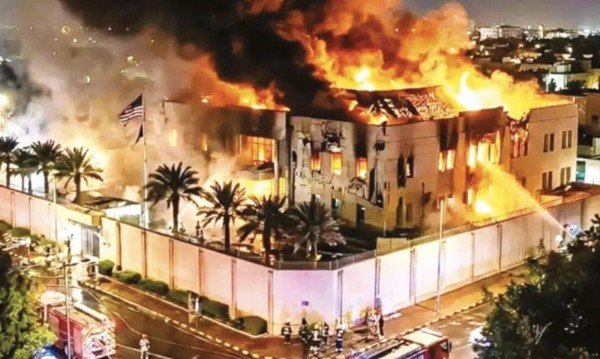 İran, İsrail ve ABD Üslerine Saldırılarını Sürdürüyor! 500'ün Üzerinde Füze Ateşlendi