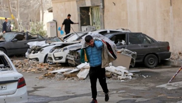 İran'da Can Kaybı Bin 332'ye Yükseldi!