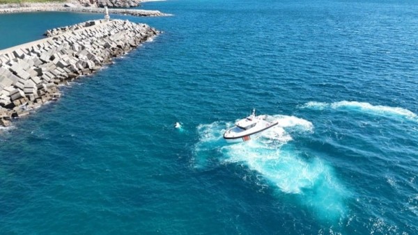 Antalya’da Balıkçı Teknesi Battı! Denize Atlayarak Kurtuldular