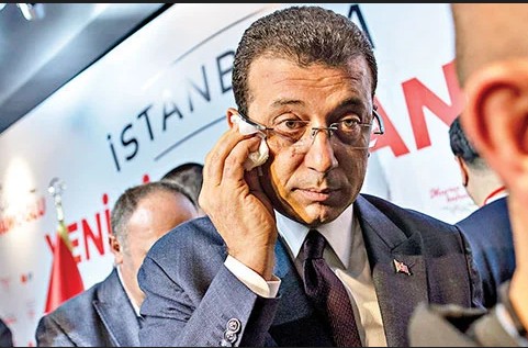 İmamoğlu'ndan Kürsü Provokasyonu! Mahkeme Başkanı Uyardı!