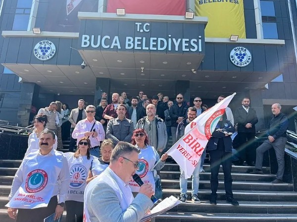 İzmir'de CHP Yangını! Maaş Alamadılar İşi Bıraktılar
