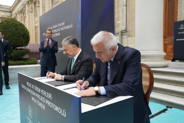 Tarihi adım! T.C Kimlik kartları Müzekart'a dönüşüyor!