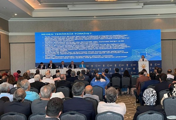 AK PARTİ MİLLETVEKİLİ ŞENGÜL KARSLI: “BÖLGEMİZDEKİ ATEŞ ÇEMBERİNE KARŞI EN BÜYÜK KALKANIMIZ ‘TERÖRSÜZ TÜRKİYE’ VE KARDEŞLİĞİMİZDİR”