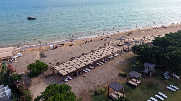 ÇEŞME'DEN BODRUM'A, MARMARİS'TEN BELEK'E HALK PLAJLARINA YOĞUN İLGİ