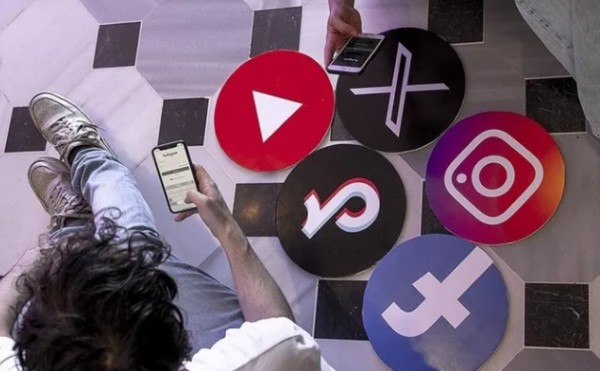 Reklamcılıkta yeni dönem başlıyor! Influencerlara 'reklam' zorunluluğu, çocuklara hedefli reklam yasak!