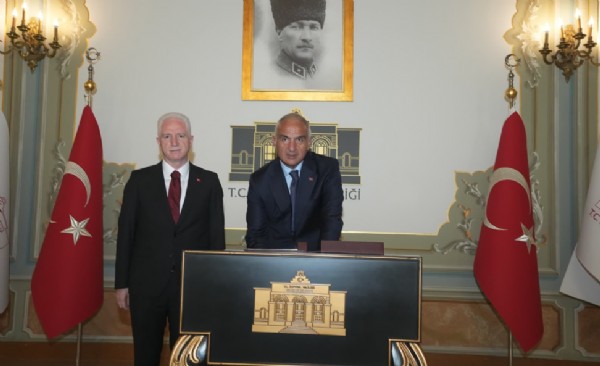 BAKAN ERSOY'UN GÜNDEMİ İSTANBUL'UN KÜLTÜR VE TURİZM ROTASI ! ERSOY: İSTANBUL'DA KURUMLAR ARASI GÜÇLÜ İŞ BİRLİĞİNE ÖNEM VERİYORUZ