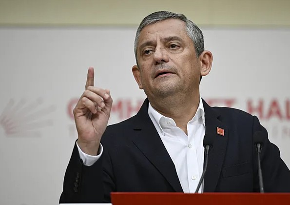 Özgür Özel CHP’den istifa ediyor! Grup Toplantısı’nda duyurdu: Yeni Partimizi yarın kuruyoruz!