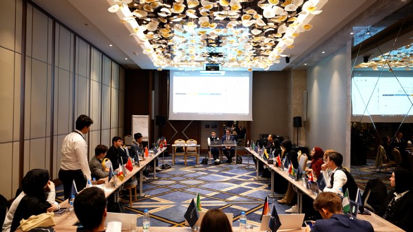 Yaşları Küçük Hedefleri Büyük! Gençler Diplomasiye Yön Verdi