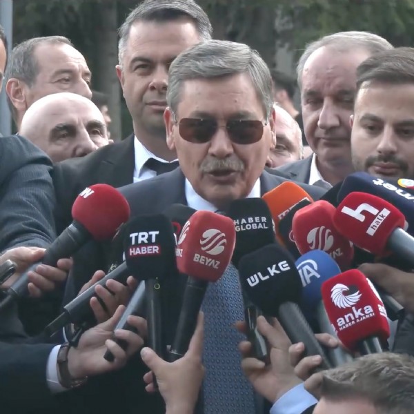 Melih Gökçek Açıklamalarda Bulundu! '500 Tane Soruşturma Geçirdim Bunların Hepsinde İfade Verdim'